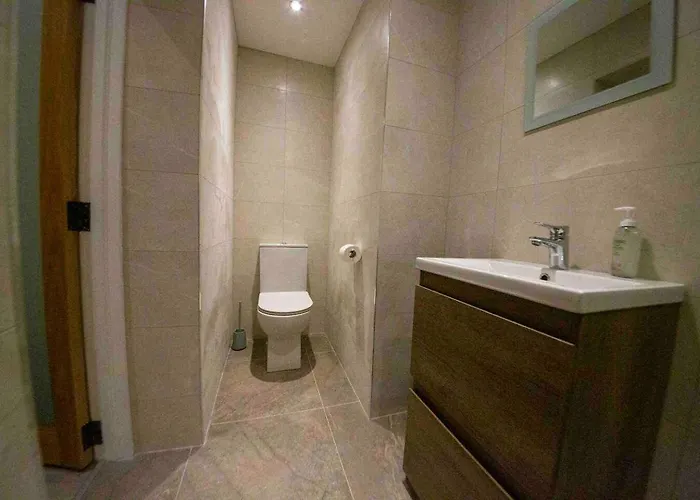 Peace With Views Near Apartment *